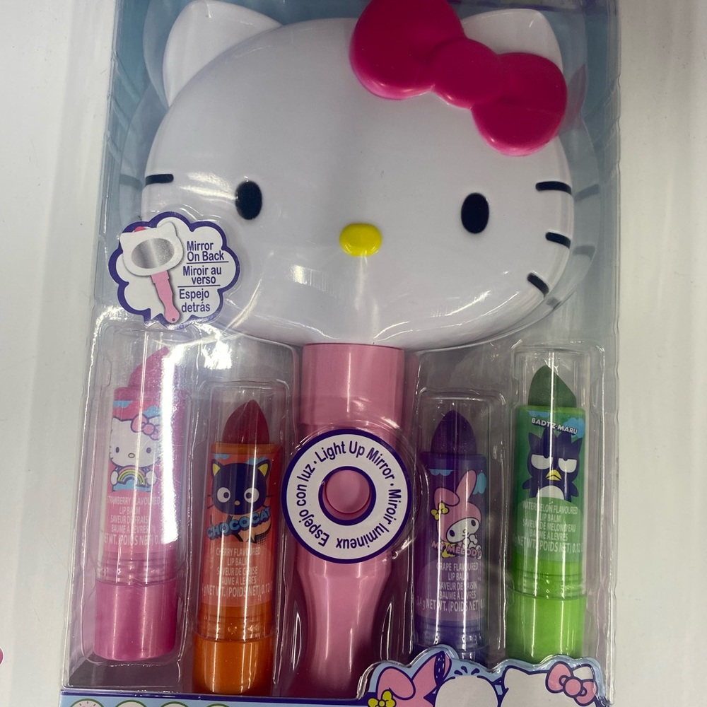 Kids hello kitty mirror and lip balm set